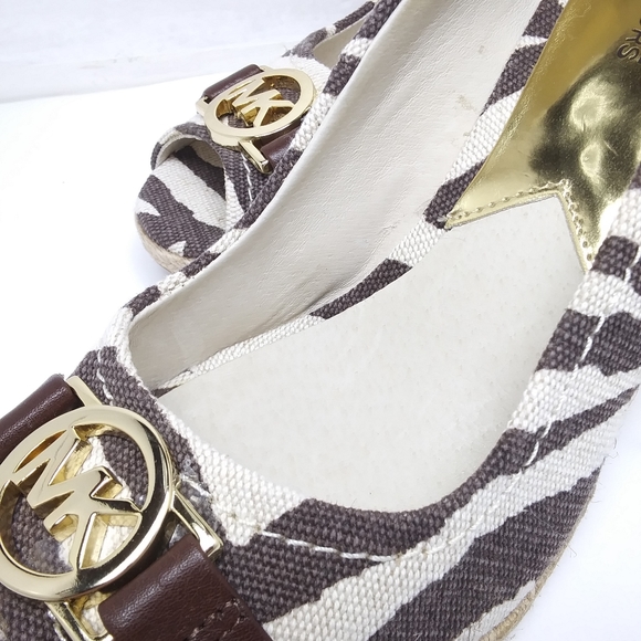 MICHAEL KORS Meg Ivory & Brown Zebra Canvas Gold Logo Jute Wedge Sandals LikeNew - Picture 7 of 8